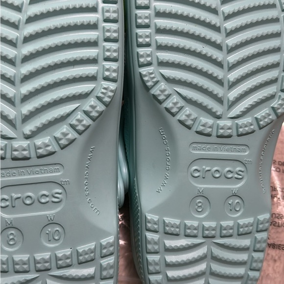 CROCS Classic Light Blue Clogs - Picture 4 of 4